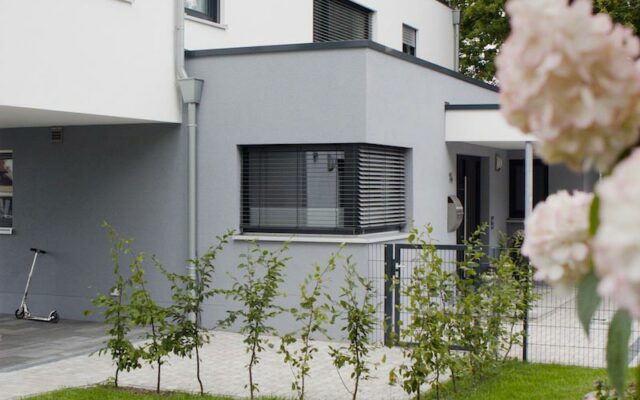 Neubau Einfamilienhaus Fassade Oberflaechengestaltung Maler Lauterbach 4